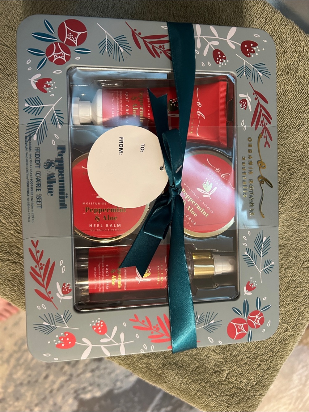 Organik Botanik Peppermint & Aloe Foot Care Set - box slightly dented see pics